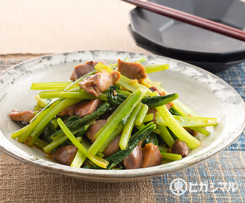レシピ画像：小松菜と砂肝のにんにくじょうゆ炒め
