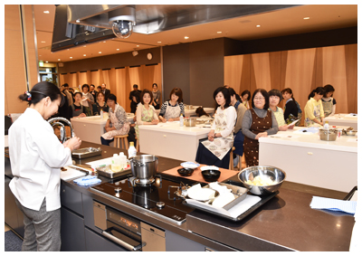 写真：料理講習会の様子