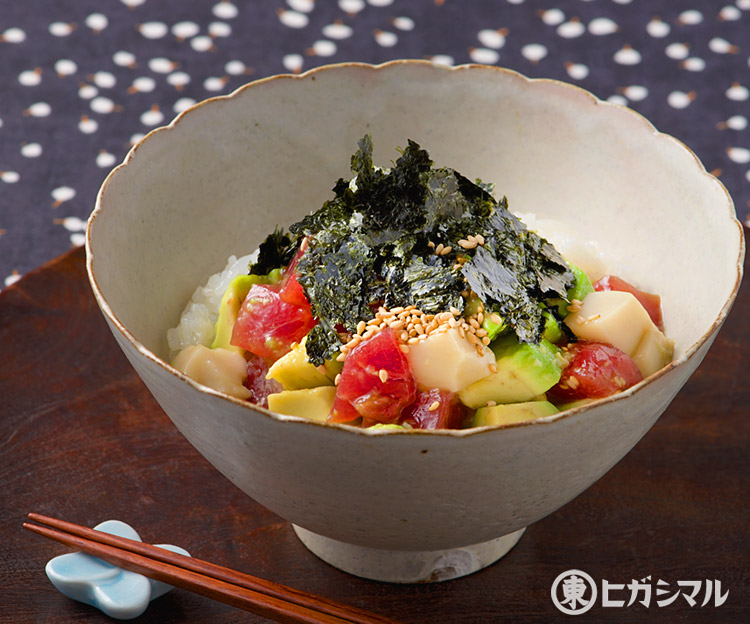 まぐろとアボカドとごま豆腐の和風ポキ丼