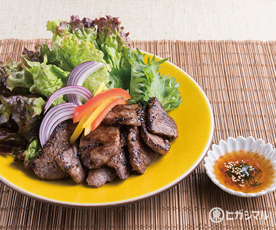 焼肉の巻きサラダ
