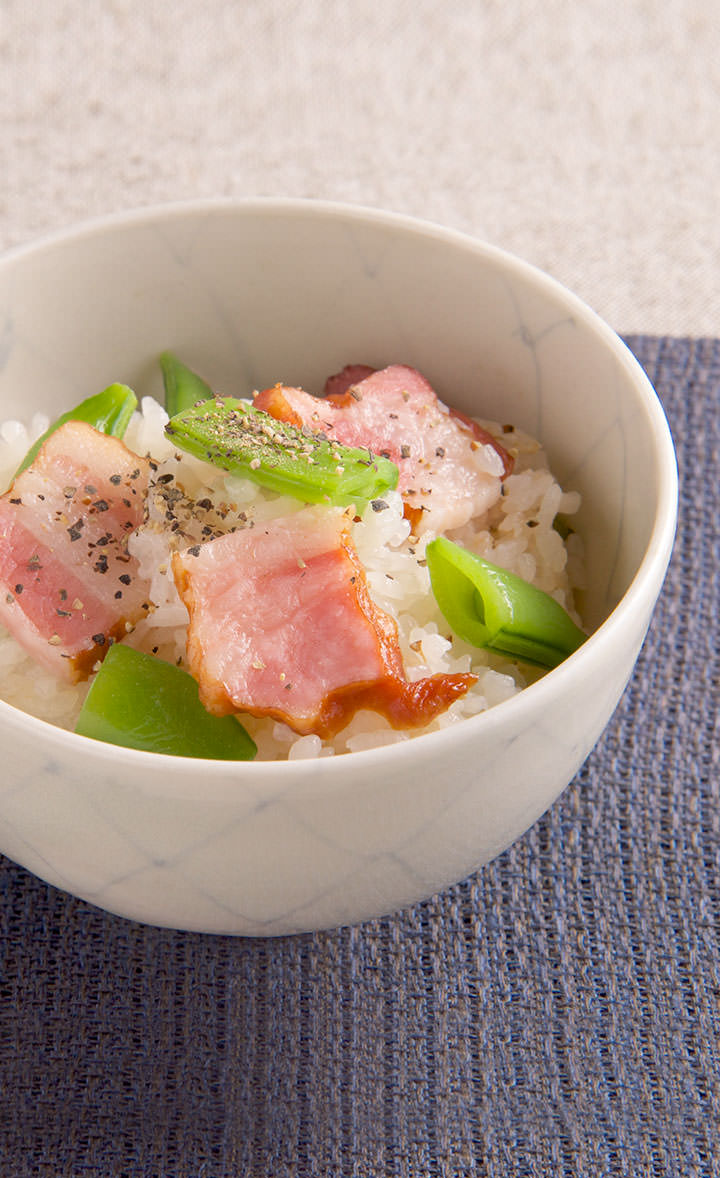 スナップえんどうとベーコンの炊き込みご飯