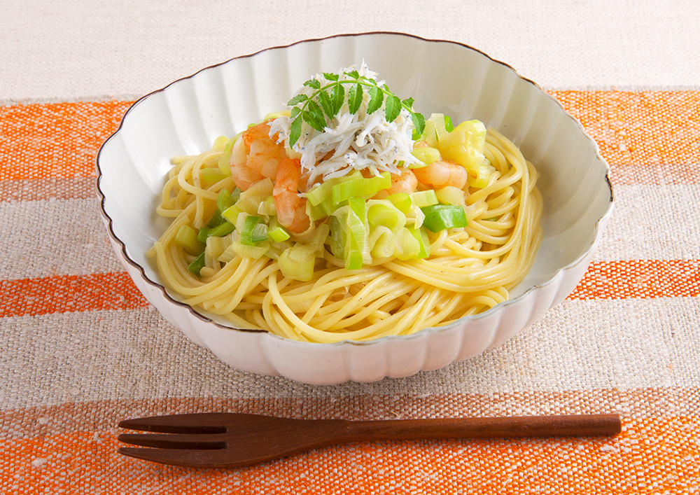 レシピ画像：白ねぎとしらすとむきえびのパスタ